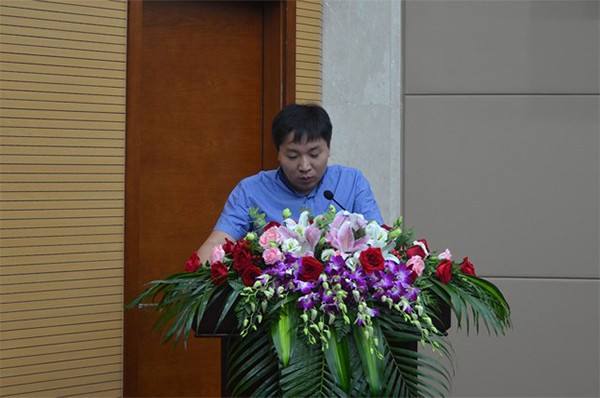 公司及各產(chǎn)業(yè)集團(tuán)召開(kāi)半年度總結(jié)會(huì)議